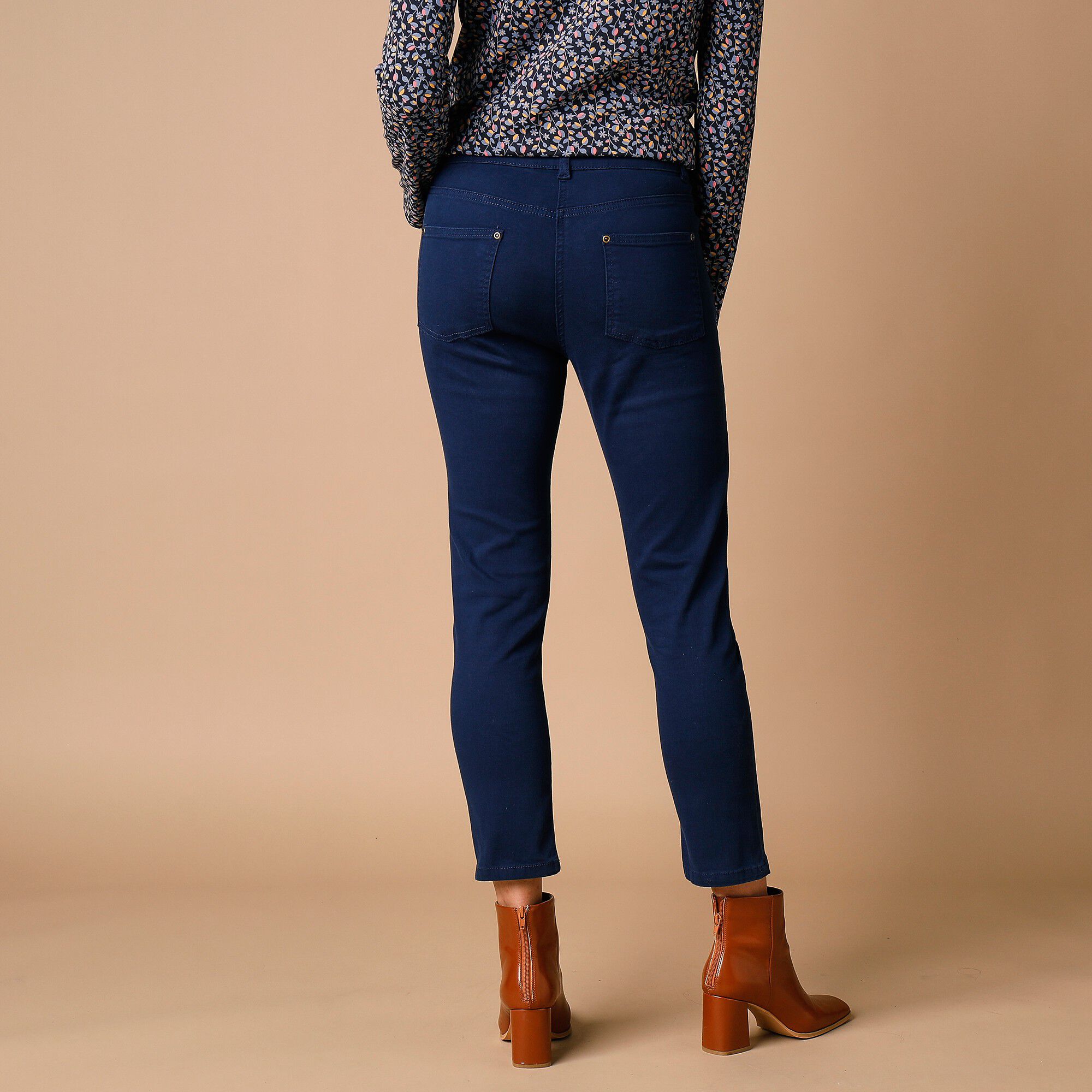 Pantalon 7/8ème fuselé stretch uni