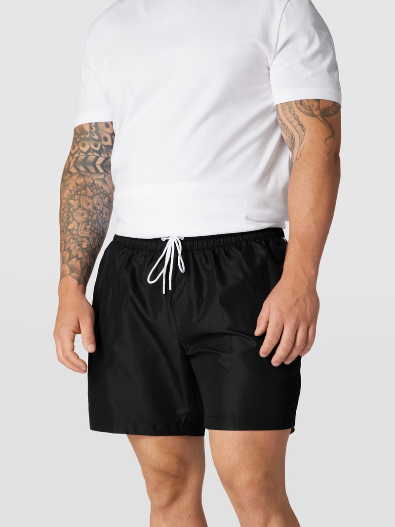 PLUS SIZE Badehose mit Galonstreifen in schwarz