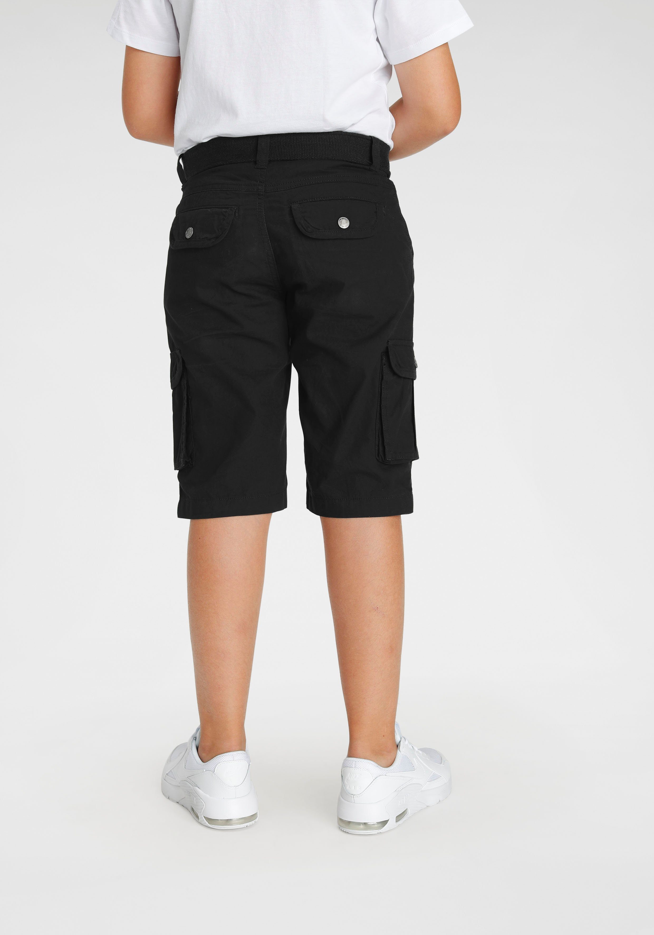 Bench. Bermudas (Set, 2-tlg., mit Gürtel) mit vielen Taschen und Gürtel