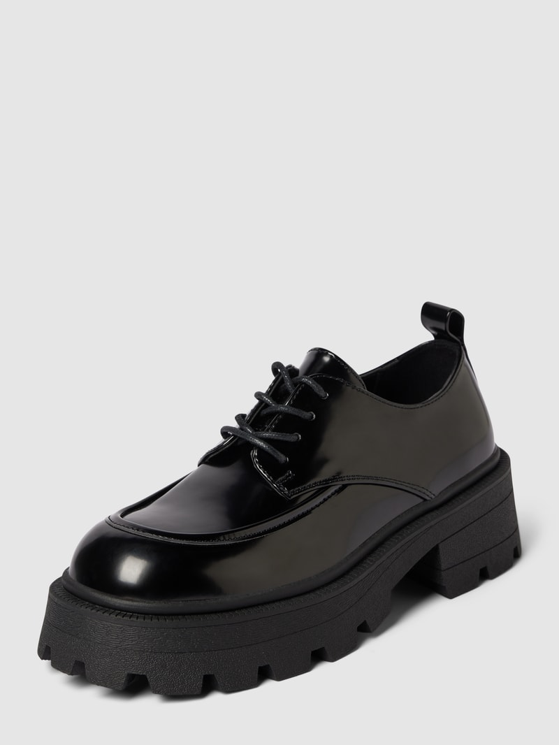 Schnürschuhe mit Plateausohle Modell 'BANYU' in schwarz