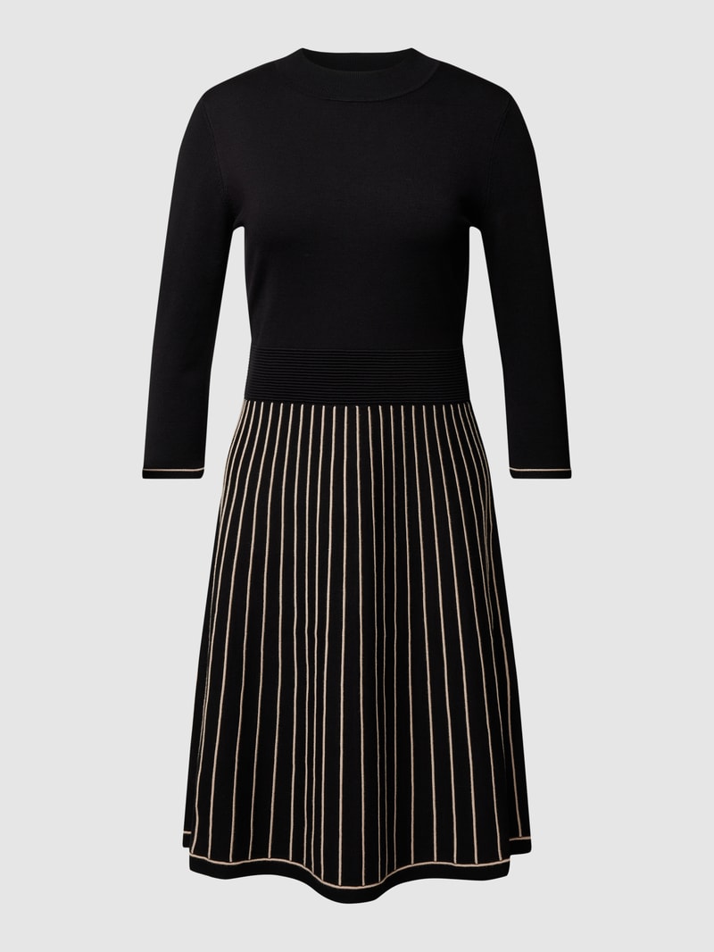 Knielnages Kleid mit 3/4-Arm in schwarz