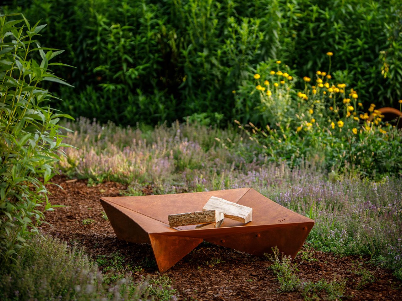 Keilbach Designprodukte Keilbach Feuerstelle, 80 x 80 x 22 cm, Stahl