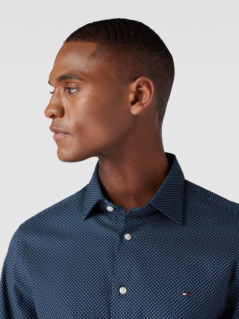 Regular Fit Business-Hemd mit Kentkragen in marineblau