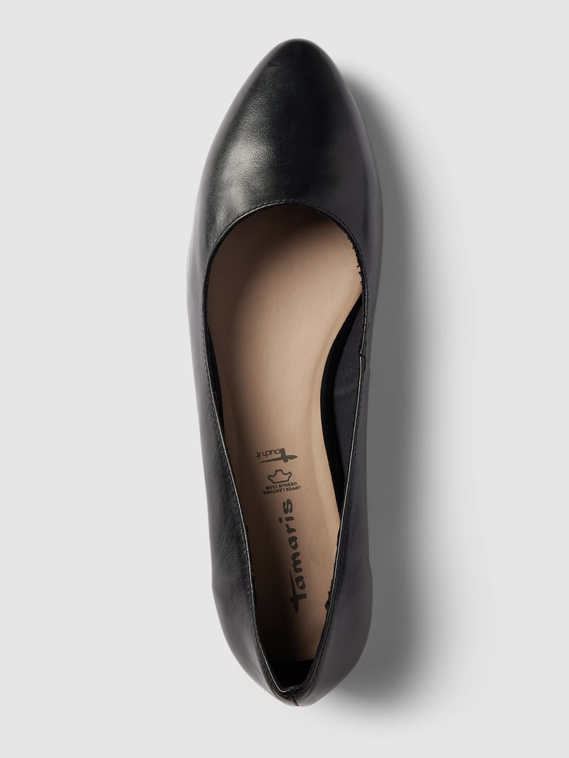 Ballerinas mit spitzer Form in schwarz
