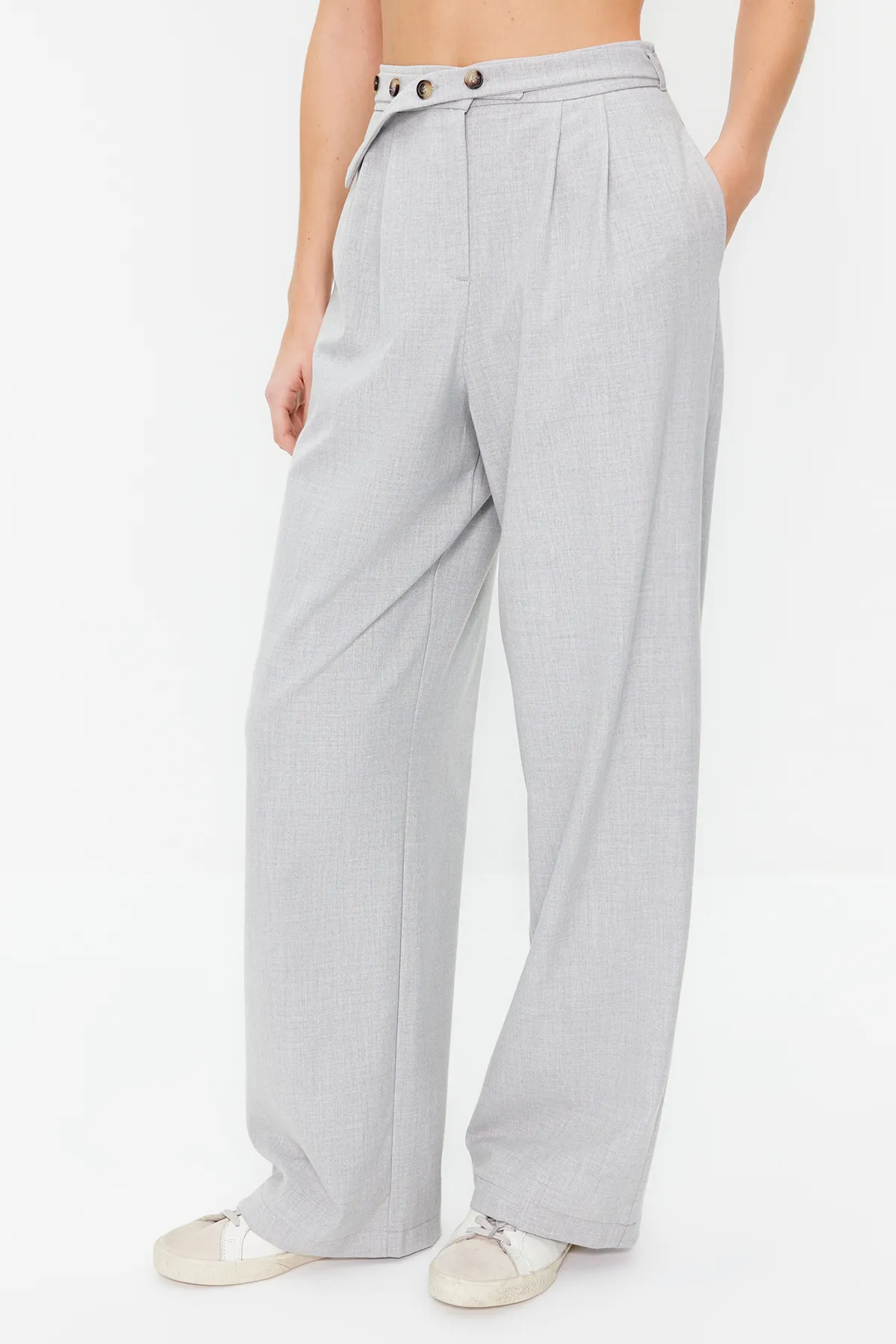 Trendyol Collection  Graue gerade geschnittene Webhose mit Gürteldetail TWOSS24PL00023