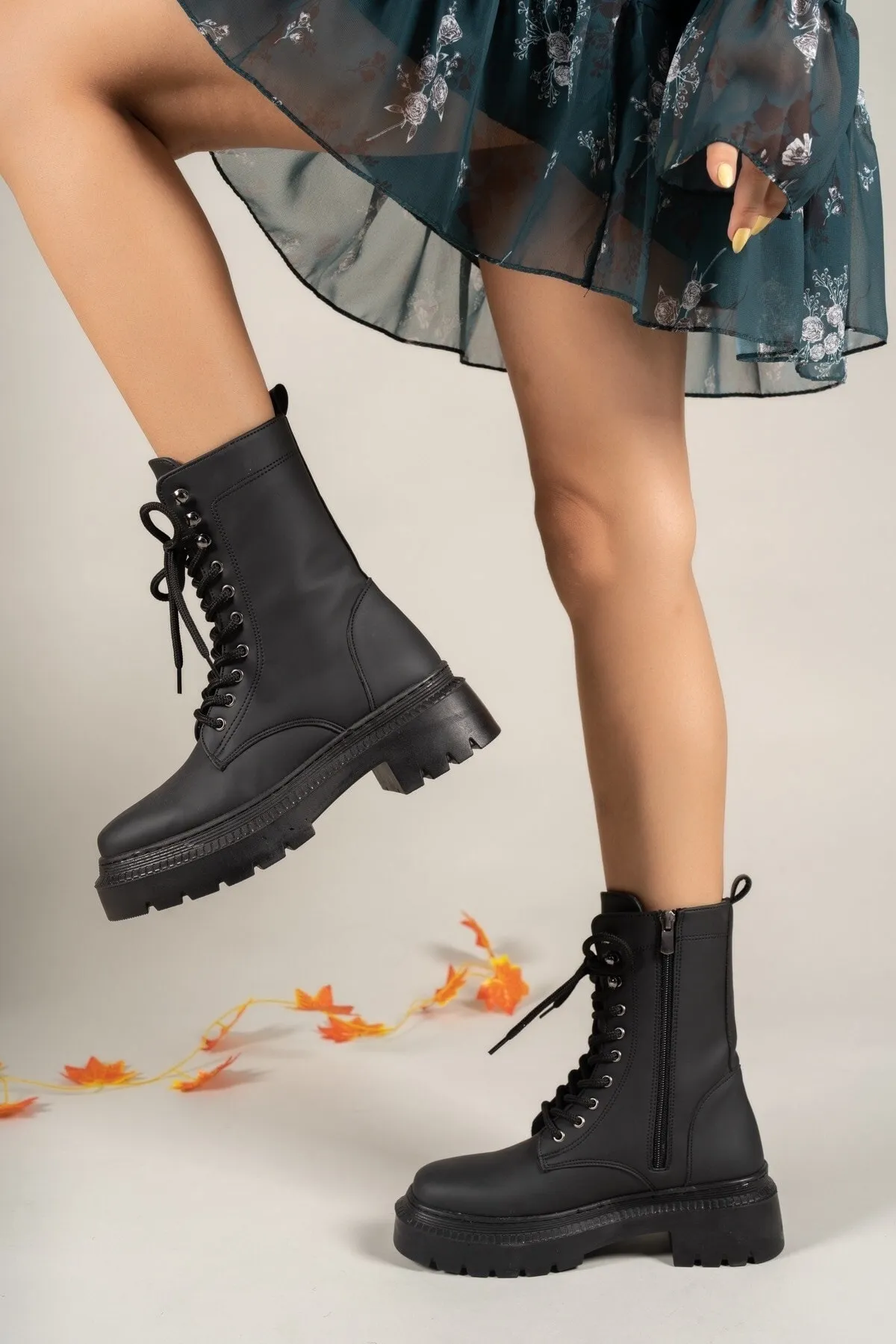 Riccon  Extra mattschwarze Damen-Stiefel mit Reißverschluss 0012299