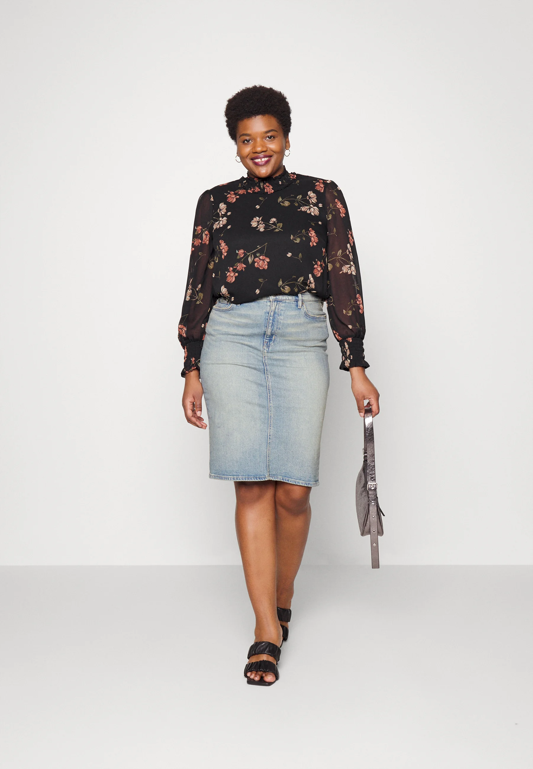 Vero Moda Curve VMSMILLA - Blusa