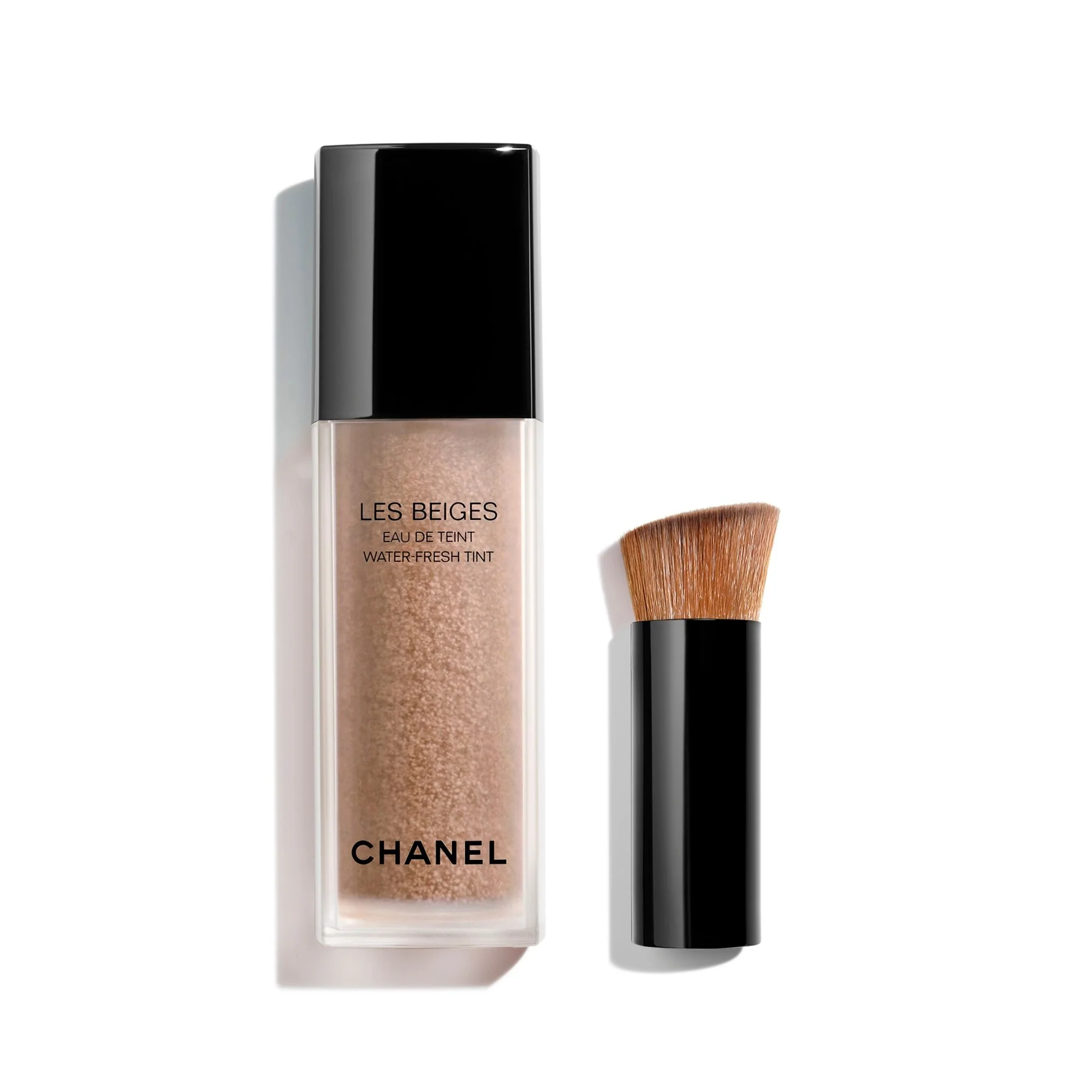 LES BEIGES EAU DE TEINT - OJOS FRESCOS CON MICROESFERAS DE PIGMENTO. EFECTO PIEL DESNUDA. RESULTADO RADIANTE Y NATURAL.