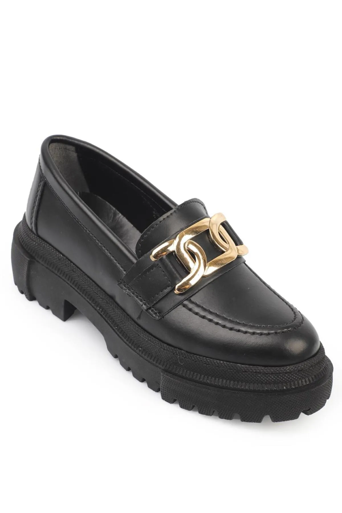 Capone Outfitters  Capone Damen-Loafer aus Lackleder mit ovaler Zehenpartie und Metallzubehör, Trak-Sohle