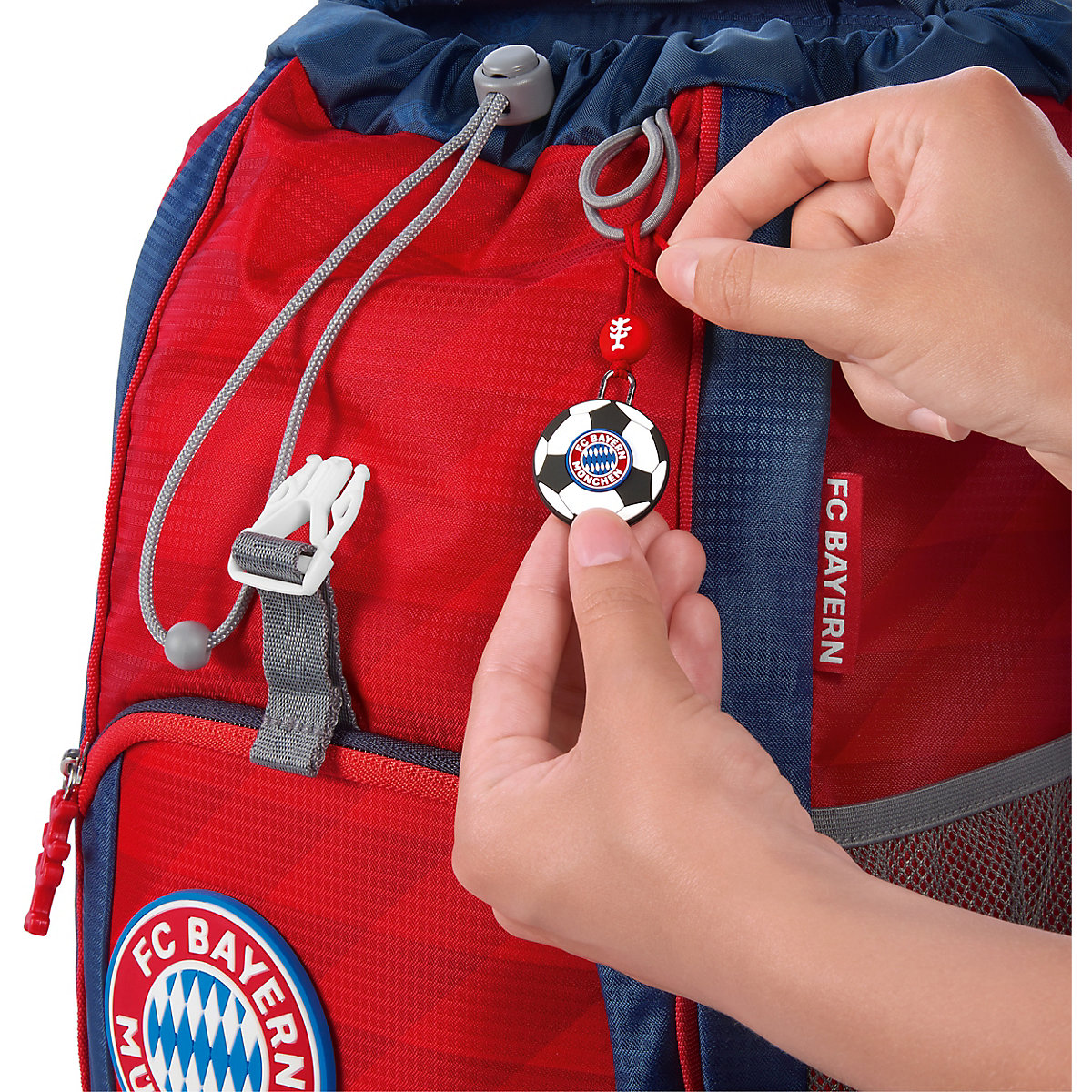 Kinderrucksack KID FC Bayern München® Mia San Mia, inkl. Sitzkissen & MAGIC MAGS