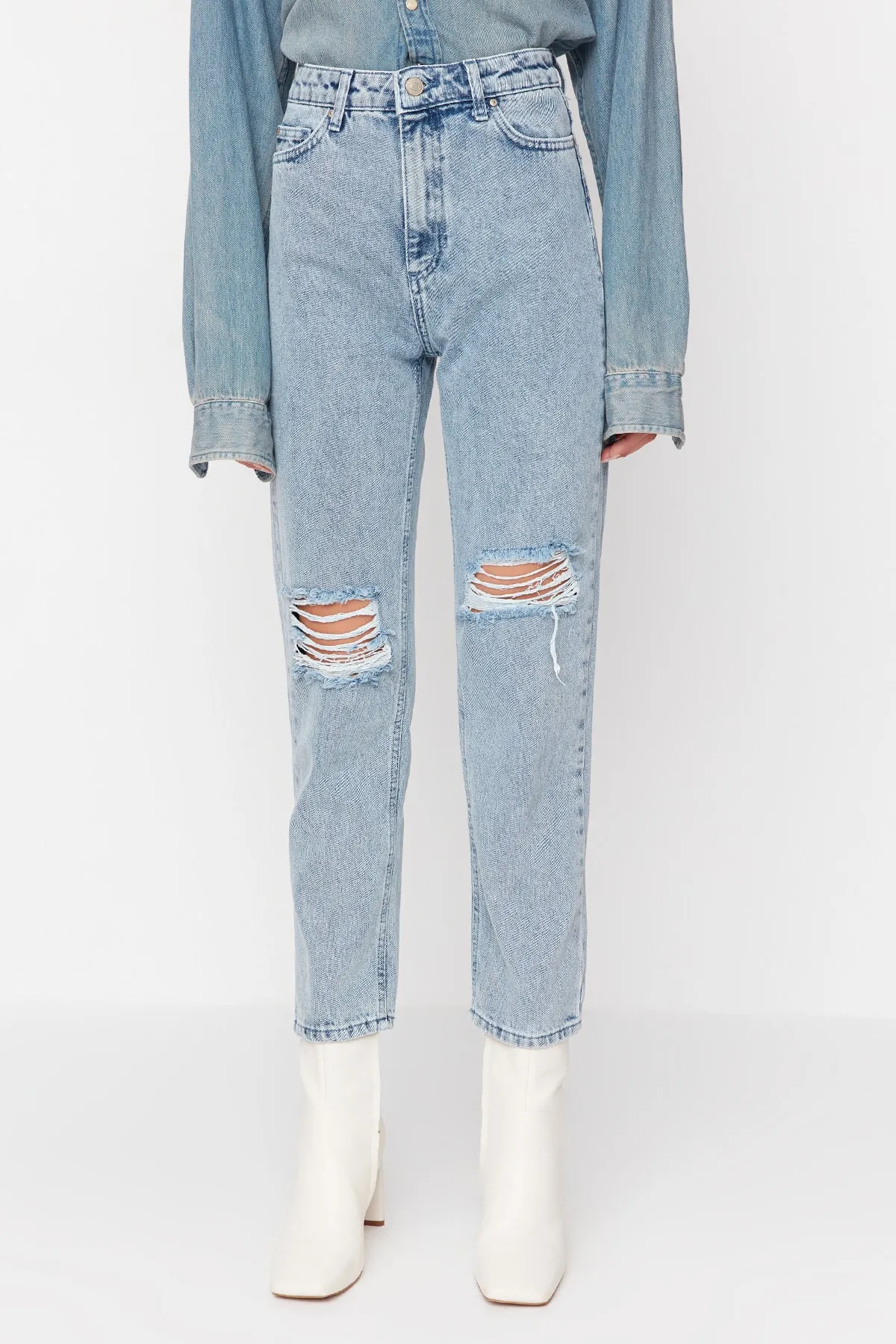 Trendyol Collection  Blaue zerrissene Jeans mit hoher Taille und geradem Bein TWOAW21JE0120