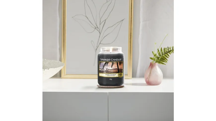 Yankee Candle Große Kerze im Glas Black Coconut