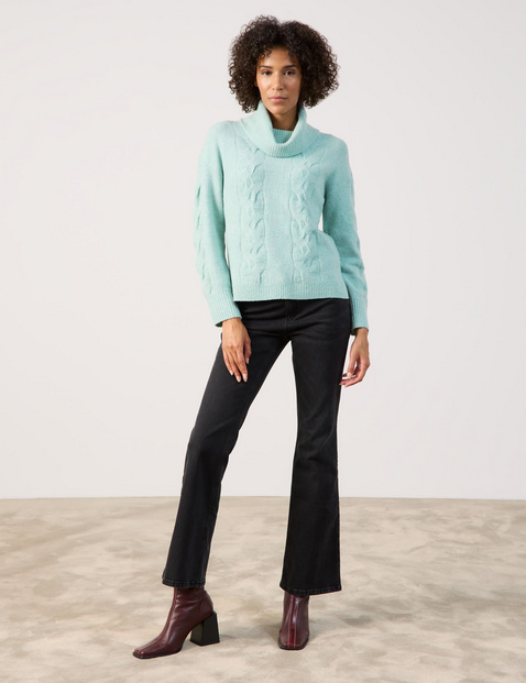 Strickpullover mit Zopfmuster