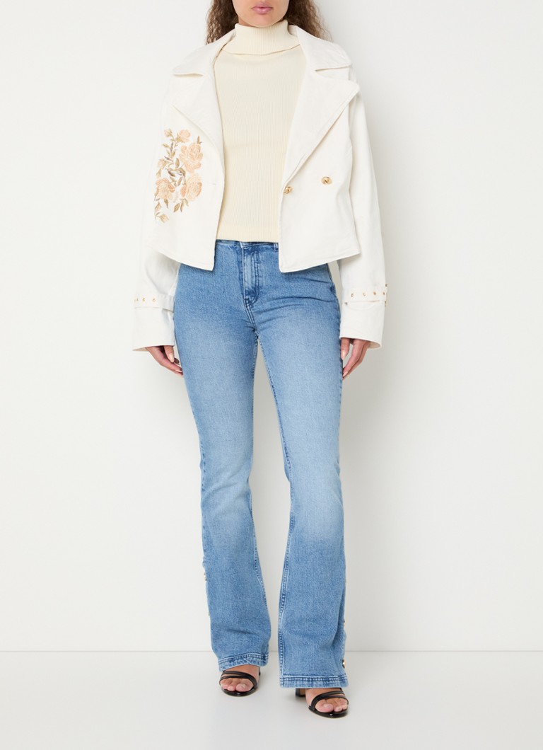 NIKKIE Dahlia, gabardina corta de mezclilla de doble botonadura con bordado floral