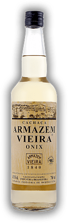 Armazem Vieira Cachaca ONIX Armazem Vieira Cachaca ONIX Diese Cachaça ist ein Meilenstein für das, was eine Cachaça - und vielleicht überhaupt ein Destillat - werden kann. Alter 16 J. - 0,7	 Liter - Vol 43%