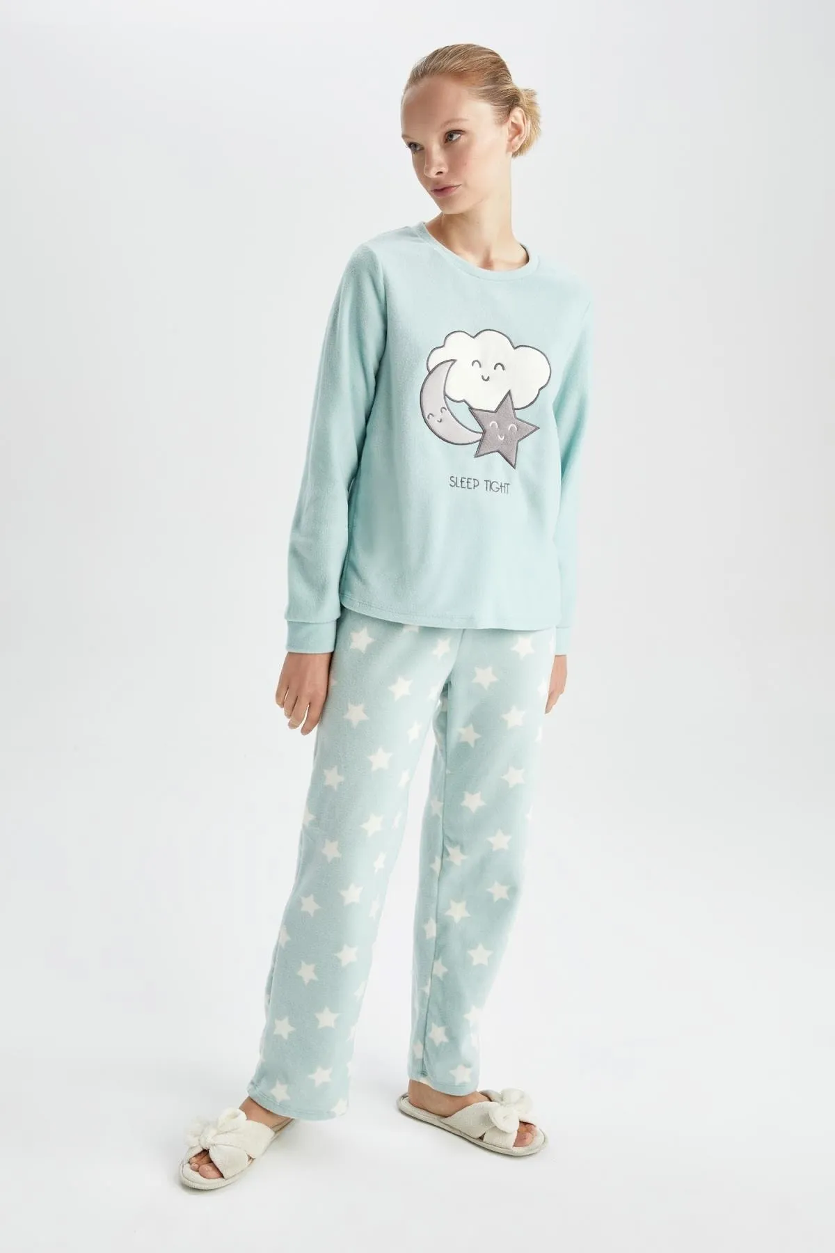 DeFacto  Fall In Love Regular Fit Fleece-Pyjama-Set mit Rundhalsausschnitt und Neujahrsmotiv