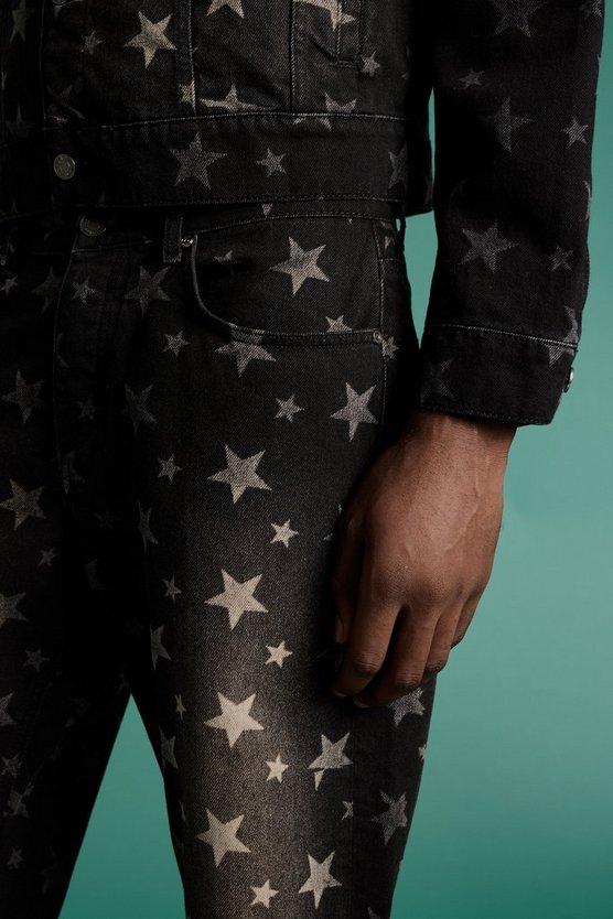 Lockere Schlagjeans mit Sternen-Print