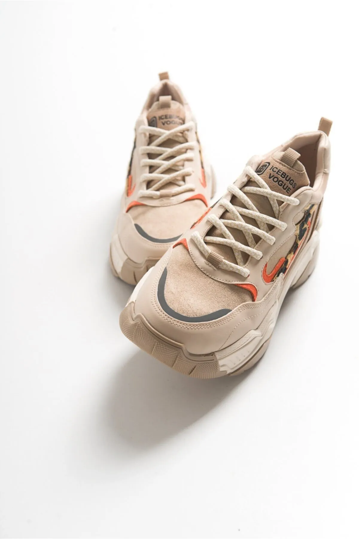 LuviShoes  Beigefarbene Leoparden-Sneaker für Damen