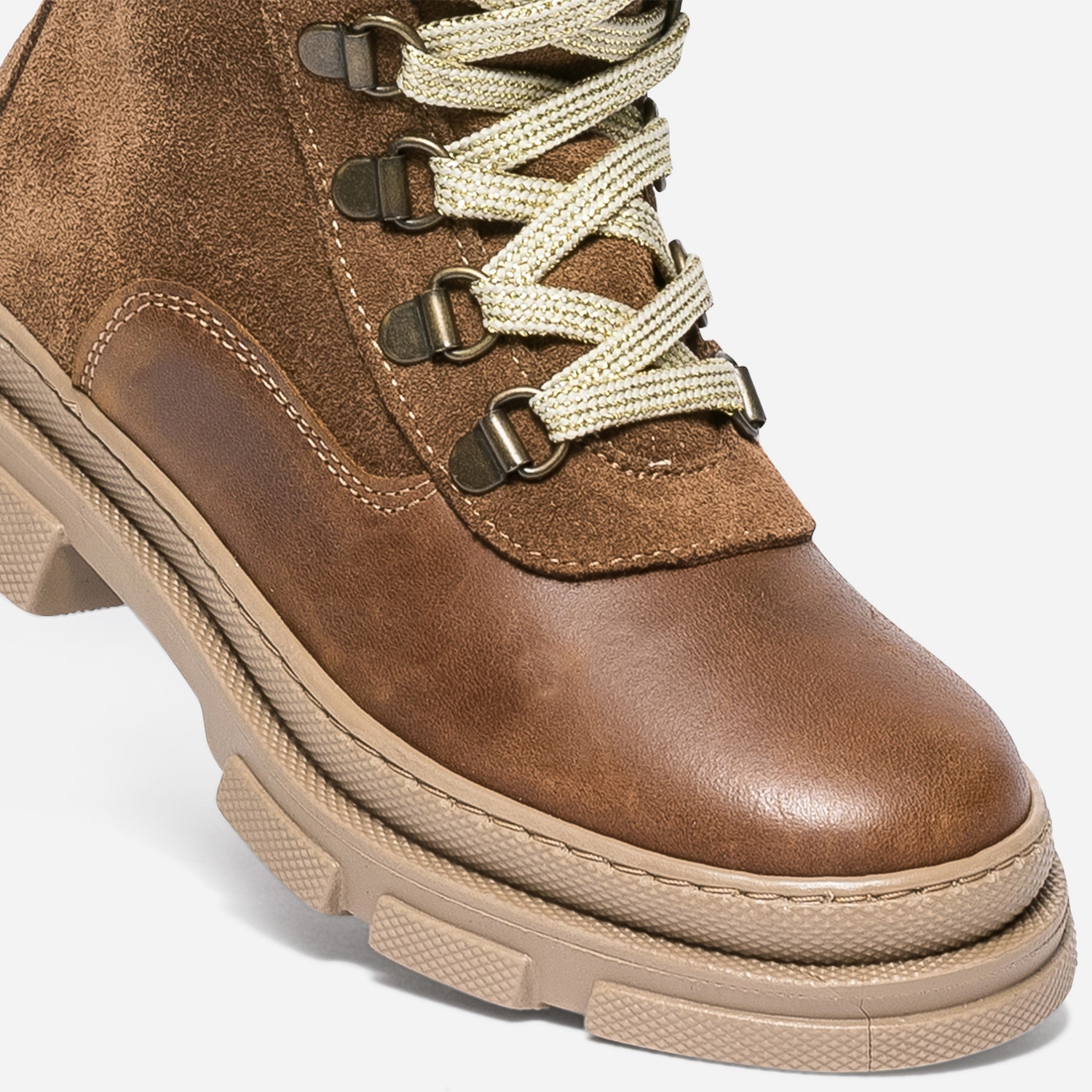 Boots marron en cuir et cuir velours fourré
