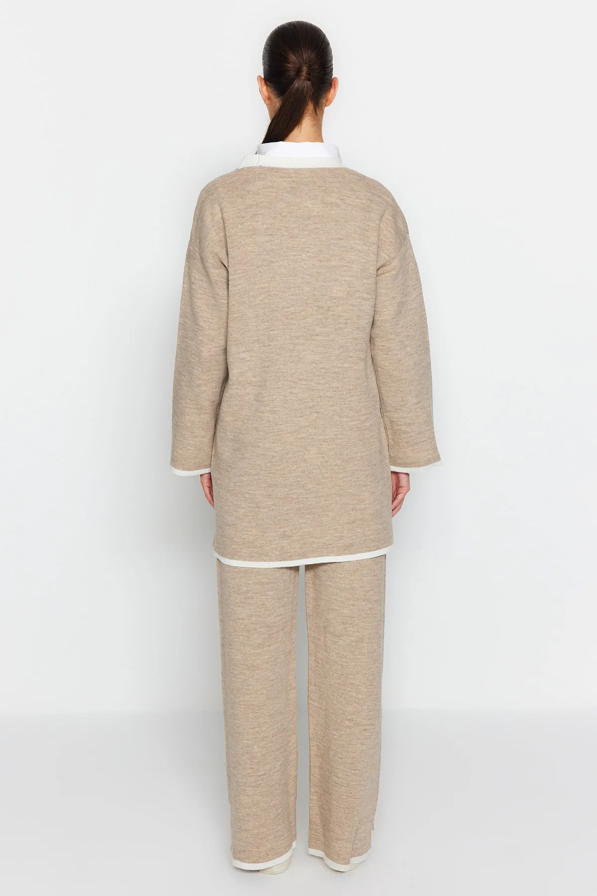 Trendyol Modest  Nerz gestreiftes Strickpullover-Set aus Hose und Oberteil TCTAW24US00035