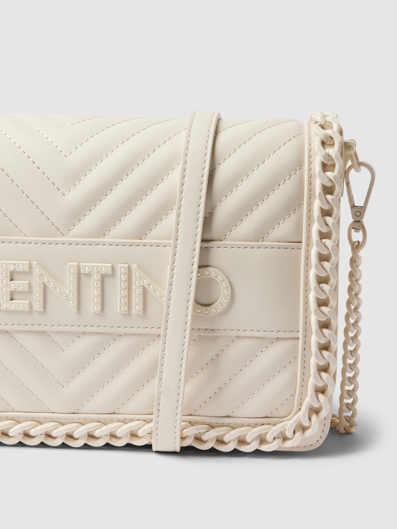 Schultertasche mit Label-Detail Modell 'ICE' in offwhite