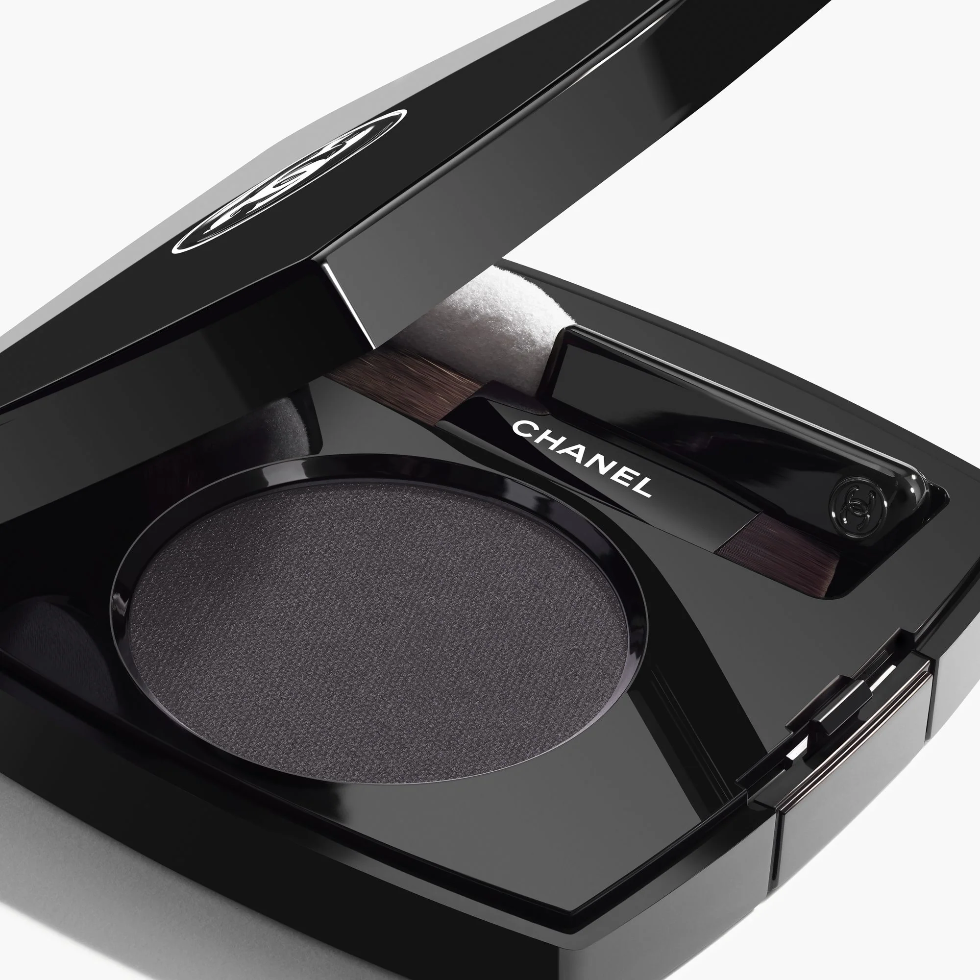 OMBRE ESSENTIELLE - SOMBRA PARA OLHOS MULTIUSO E DE LONGA DURAÇÃO