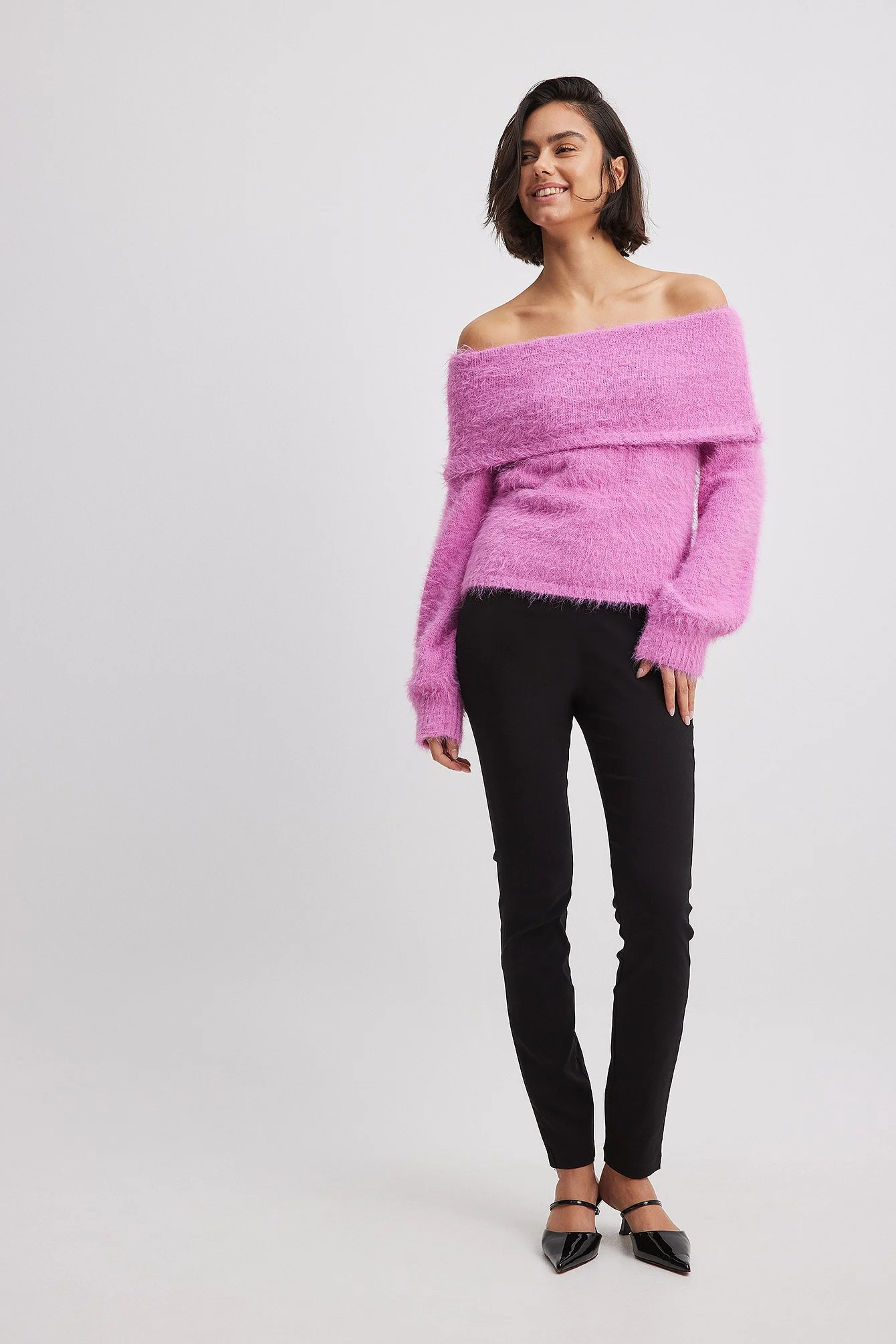 Schulterfreier Strickpullover mit Faltdetail