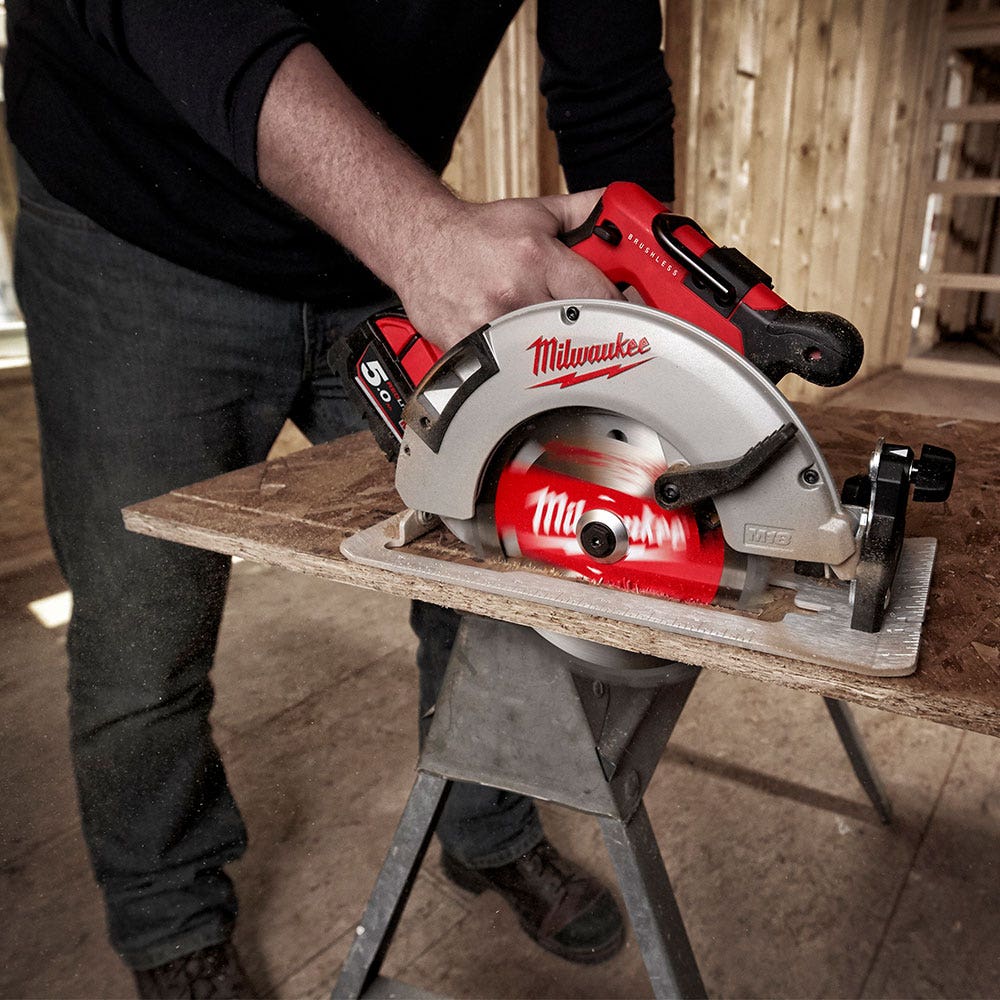 Serra circular Milwaukee 18V sem escova, 184mm, modelo M18BLCS66-0