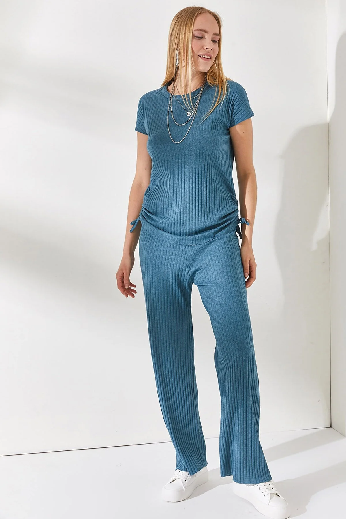 Olalook  Damen Petrolblaues Set mit seitlich geraffter Bluse und Palazzo-Hose TKM-19000196
