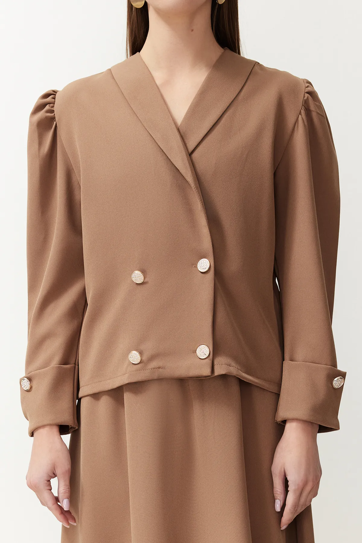 Trendyol Modest  Set aus Jacke, Rock, Oberteil und Unterteil aus gewebtem Nerzstoff TCTSS24US00063