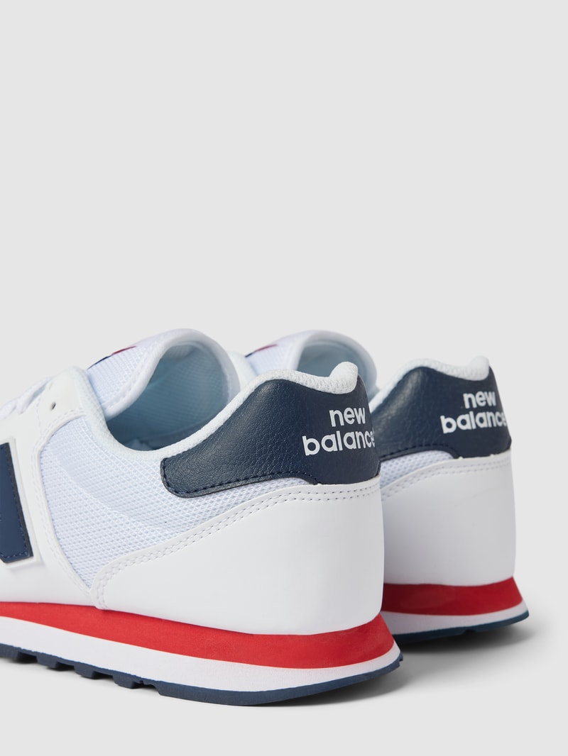 Sneaker mit Label-Details in weiß