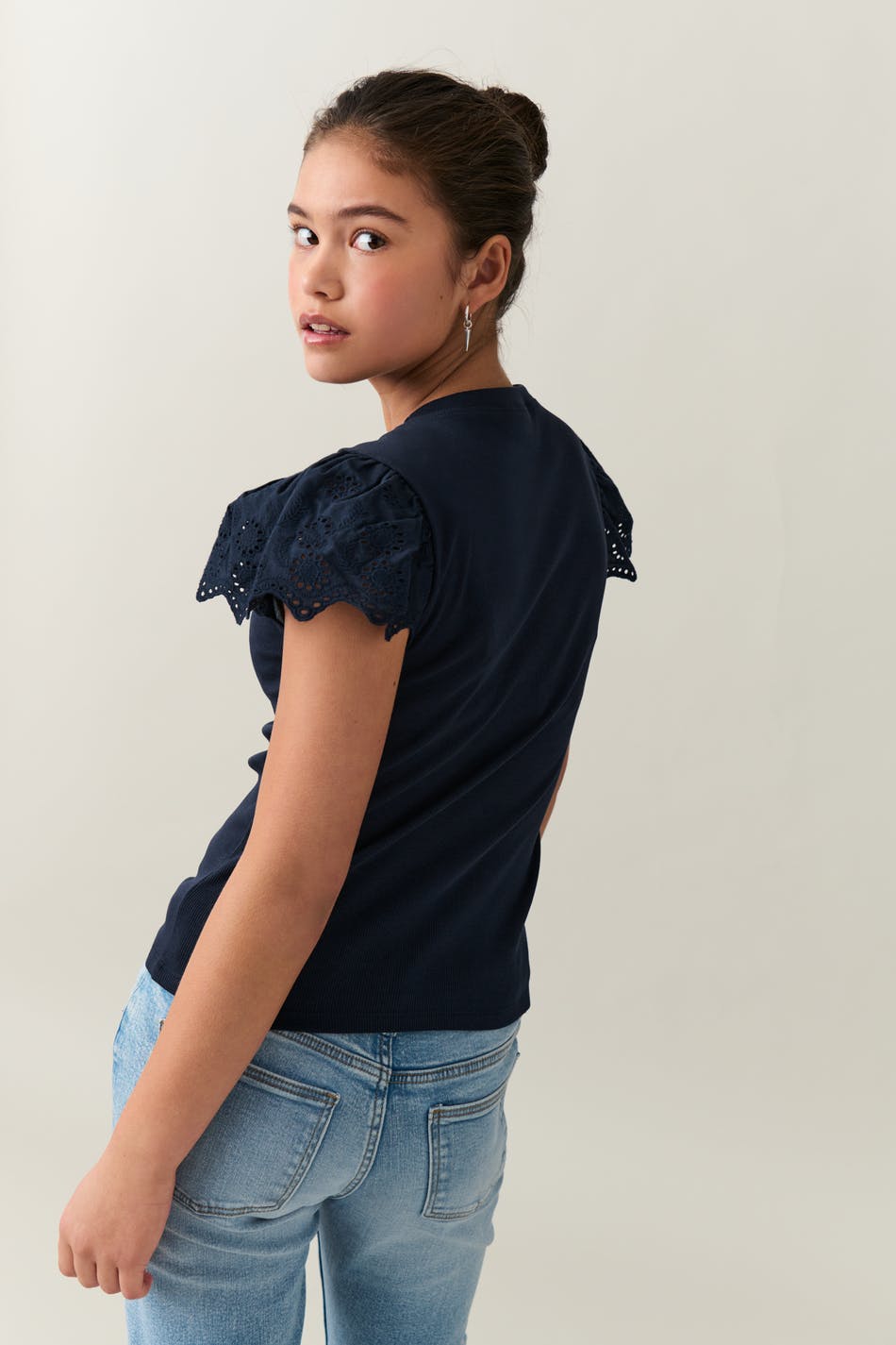 Y frill rib top