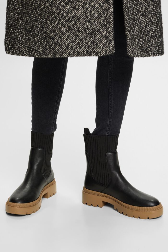 Grobe Boots in Lederoptik