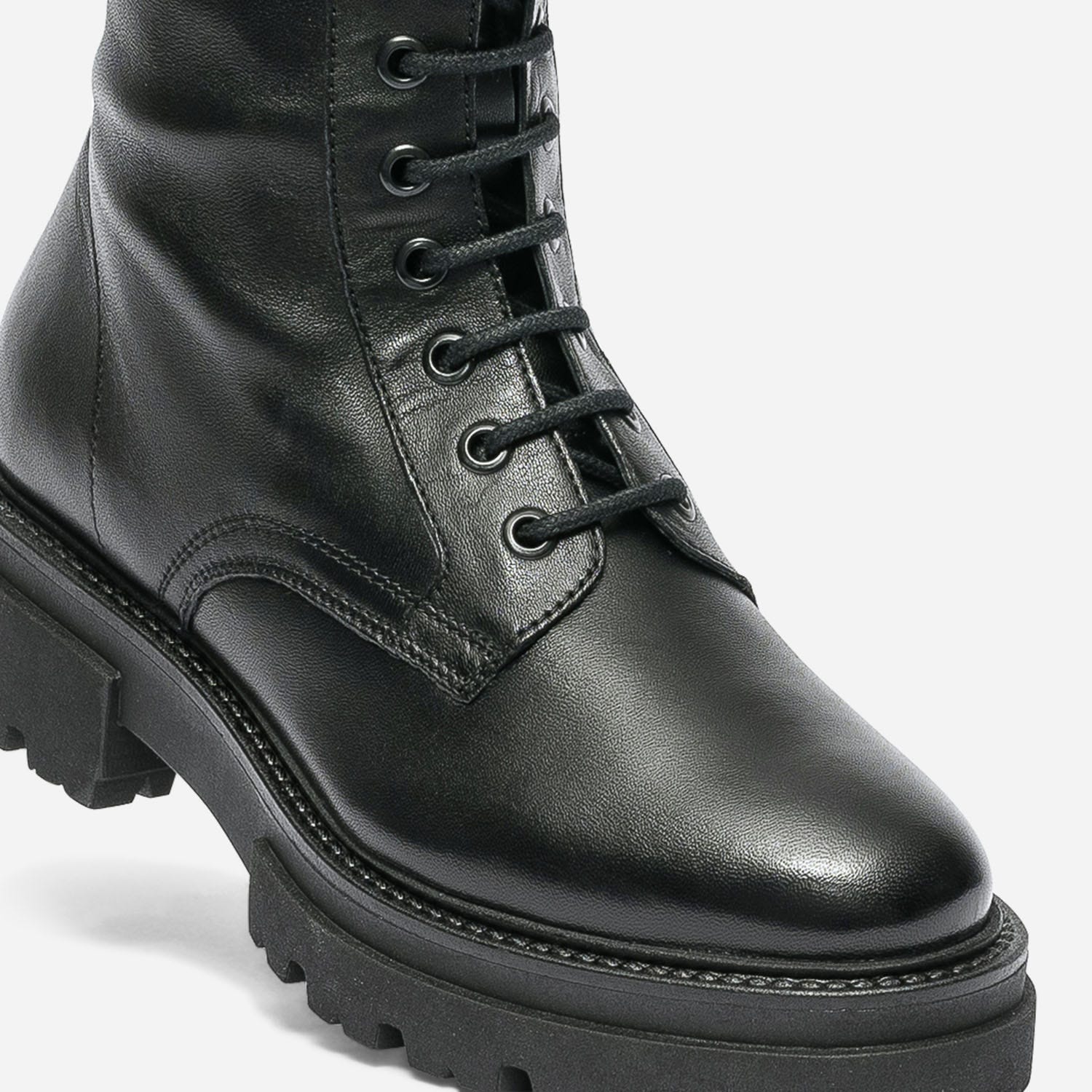 Boots TEXTO noir en cuir éco-conçu à semelle crantée