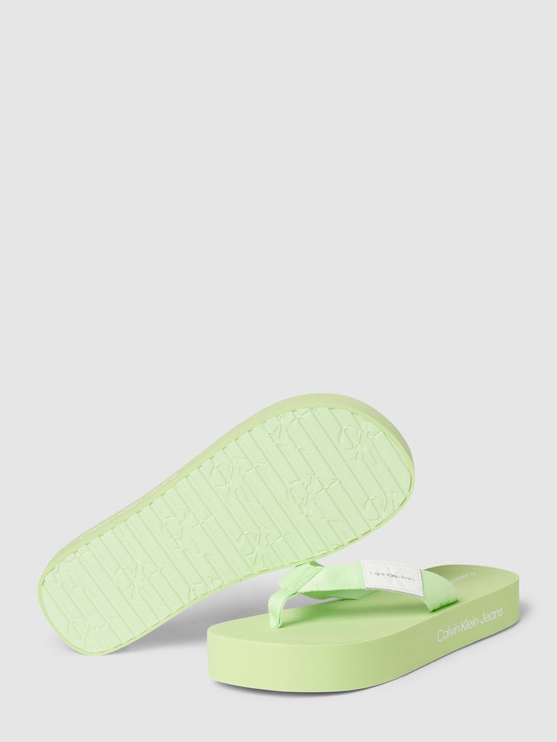 Zehentrenner mit Label-Details Modell 'FLATFORM' in hellgrün