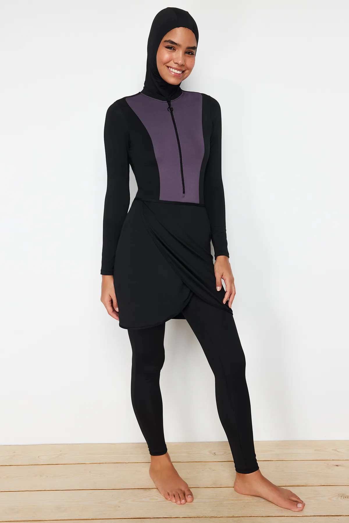 Trendyol Modest  Geräuchertes Farbblock-Beachwear-Badeanzug-Set mit vollständiger Abdeckung, 4-teilig TCTSS24CF00000