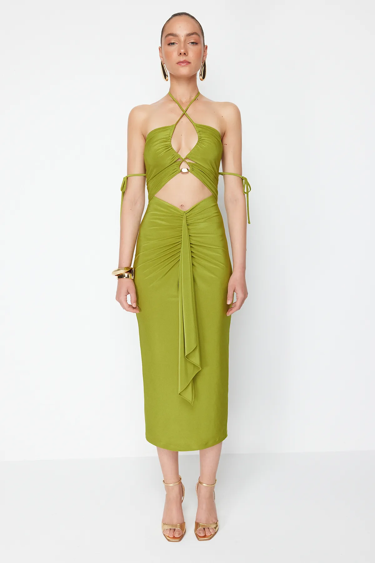 Trendyol Collection  Zeynep Tosun Ölgrünes gestricktes Abendkleid - Fenster und Accessoire detailliert TCLSS24EL00000