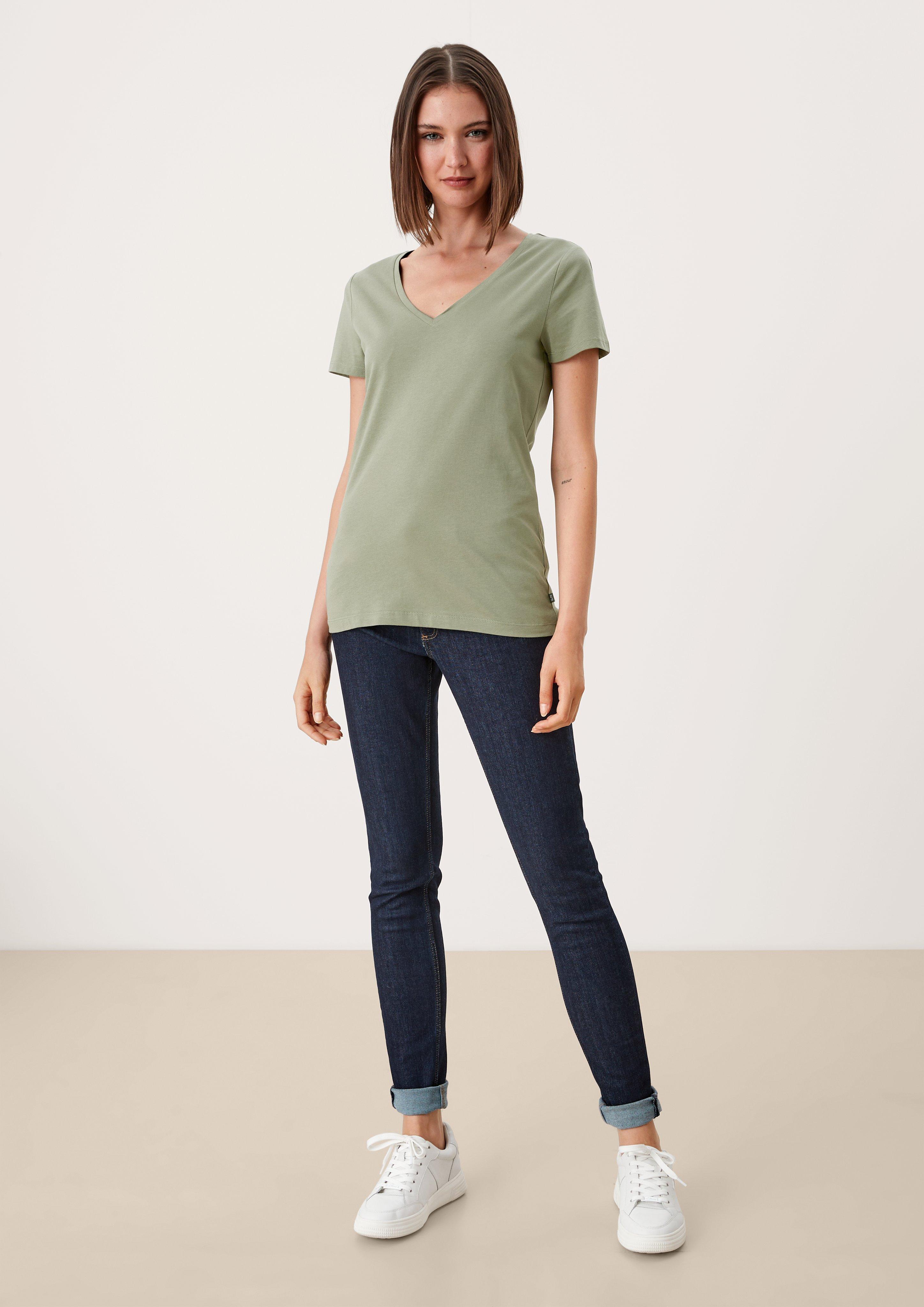 T-Shirt mit V-Ausschnitt  45.899.32.6149-7815