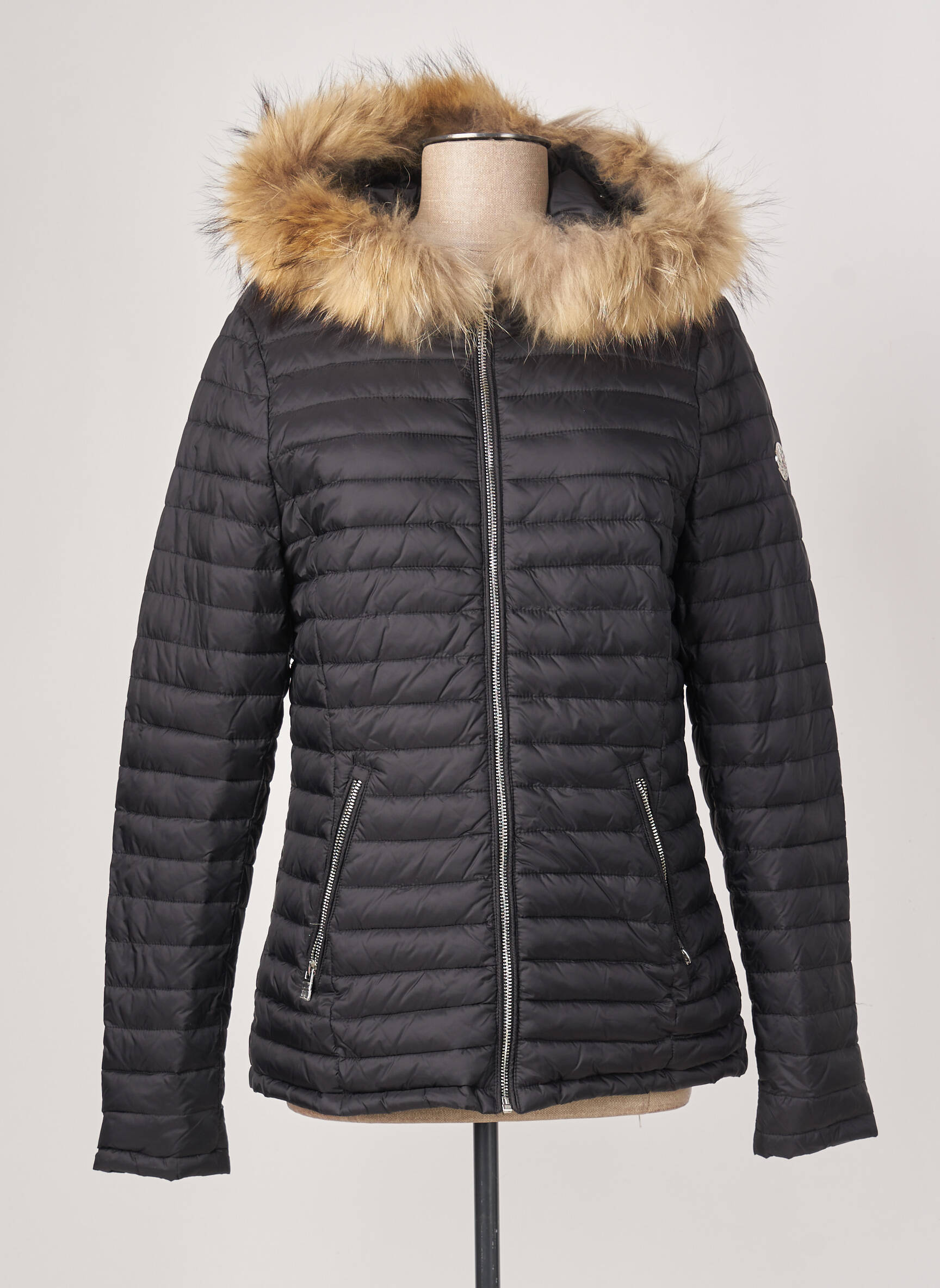 Suite    Doudounes Femme couleur noir