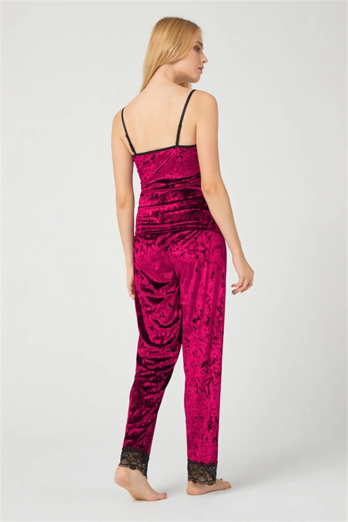 Cottonhill  Damen-Pyjama-Set aus Samt mit Kirschspitze und detailliertem Detail