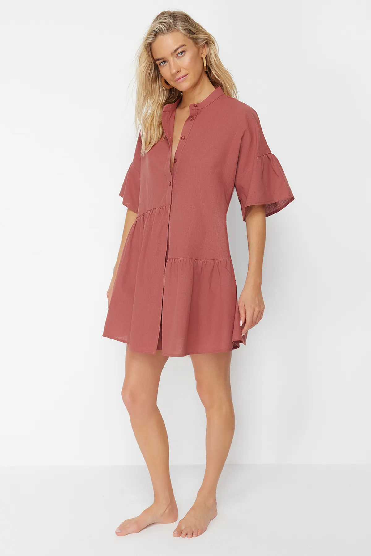 Trendyol Collection  Tile Wide Fit Mini-Strandkleid mit gewebtem Volant aus 100 % Baumwolle TBESS20EL0873