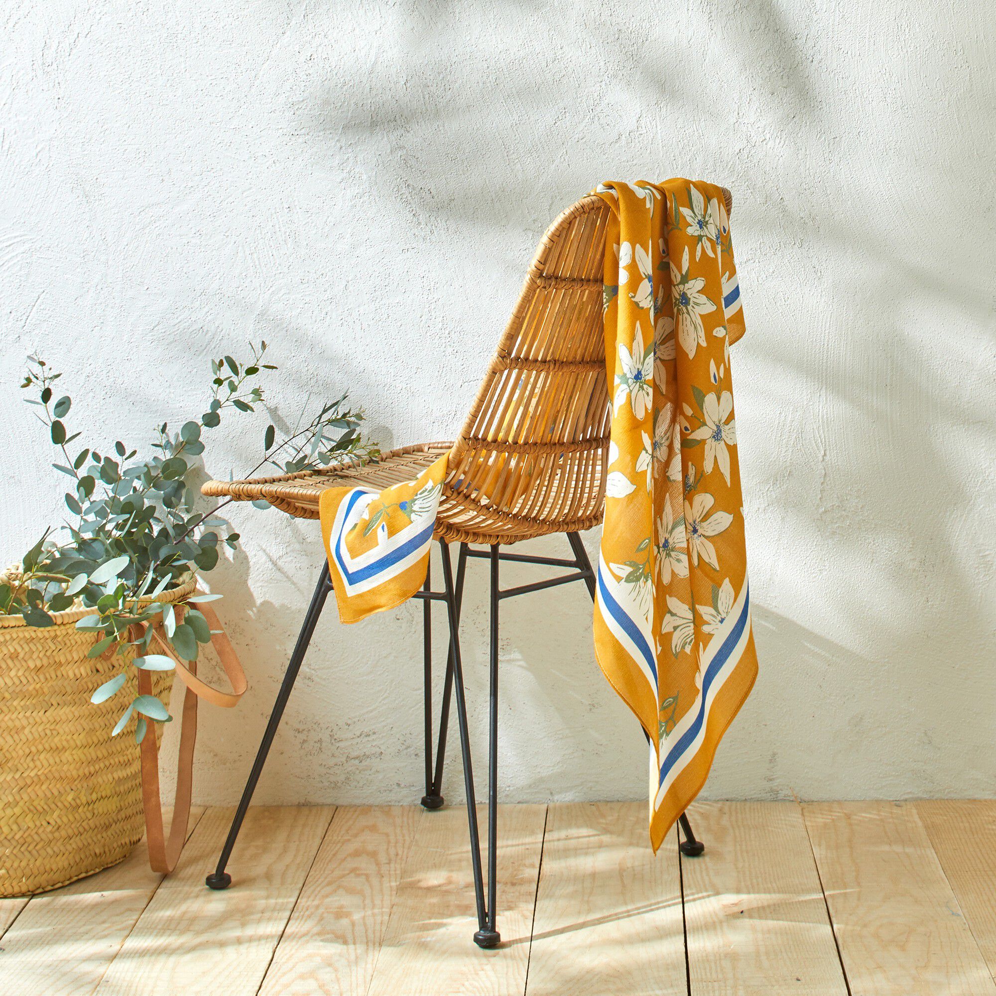 Foulard fabriqué en France imprimé fleurs, 98x98 cm, coton biologique