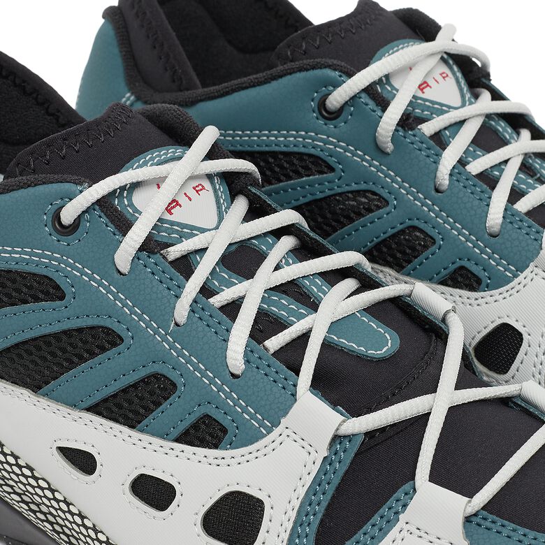 NIKE ACG Air Exploraid 