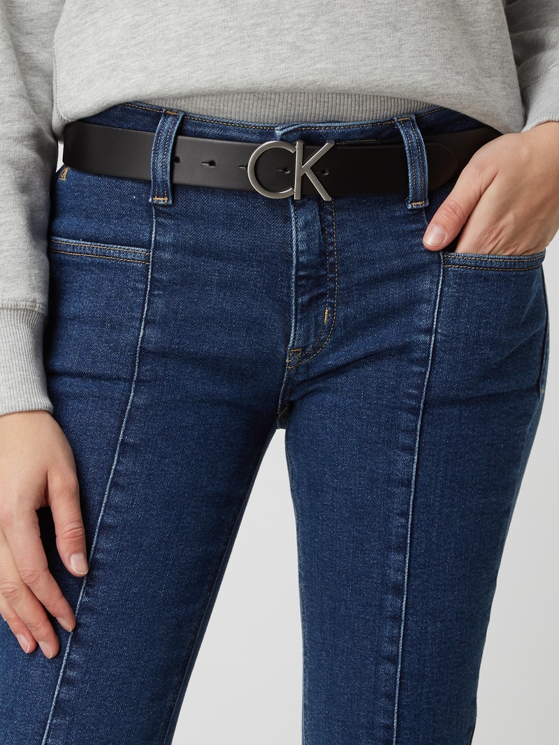 Ledergürtel mit Label-Applikation in schwarz