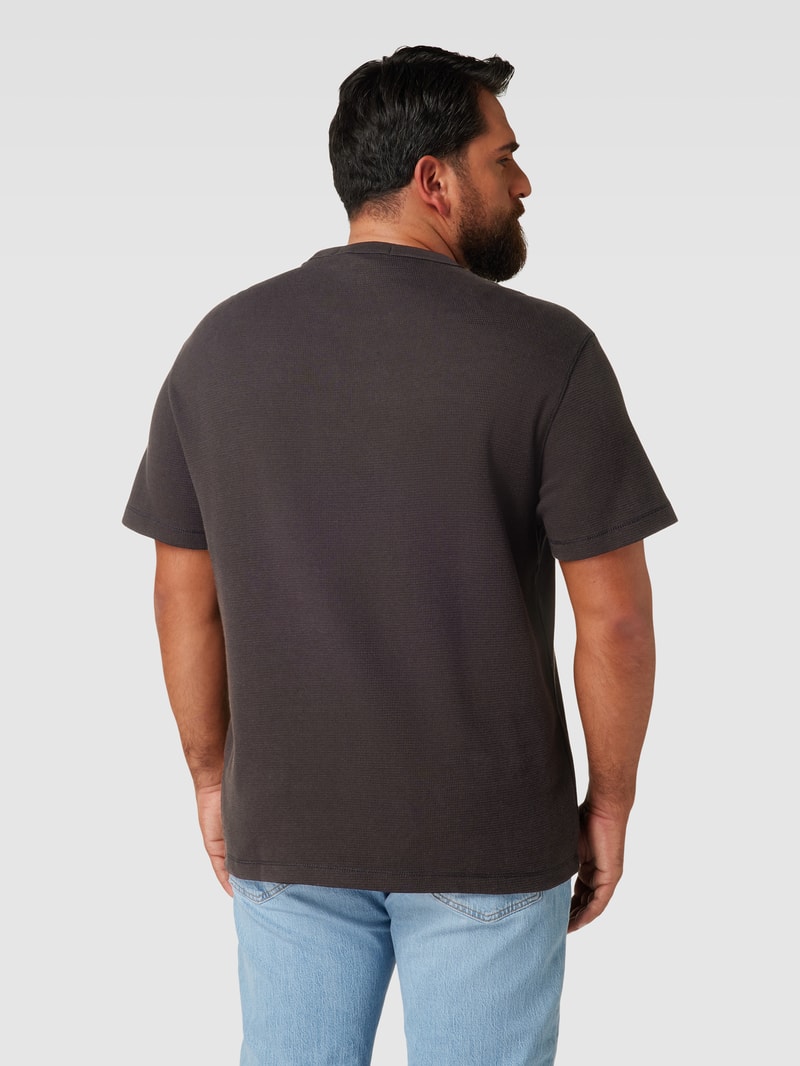 PLUS SIZE T-Shirt mit Waffelstruktur in schwarz