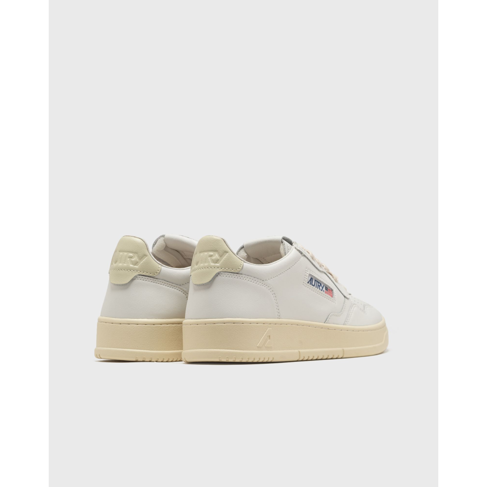 Autry Medalist WMNS Low AULWLL54 / weiss