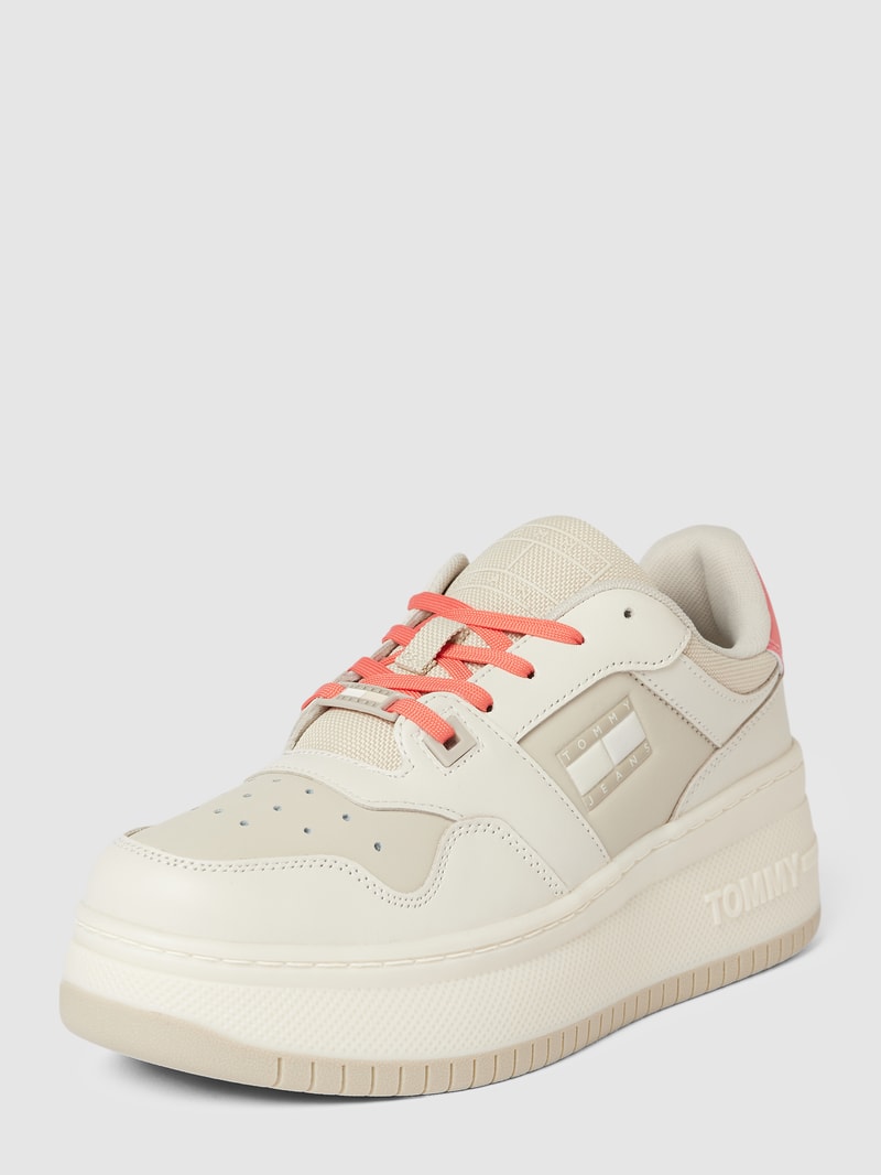 Sneaker mit Schnürverschluss in beige