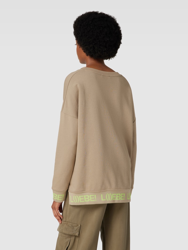 Sweatshirt mit Ziersteinbesatz Modell 'L(I)EBE!' in sand