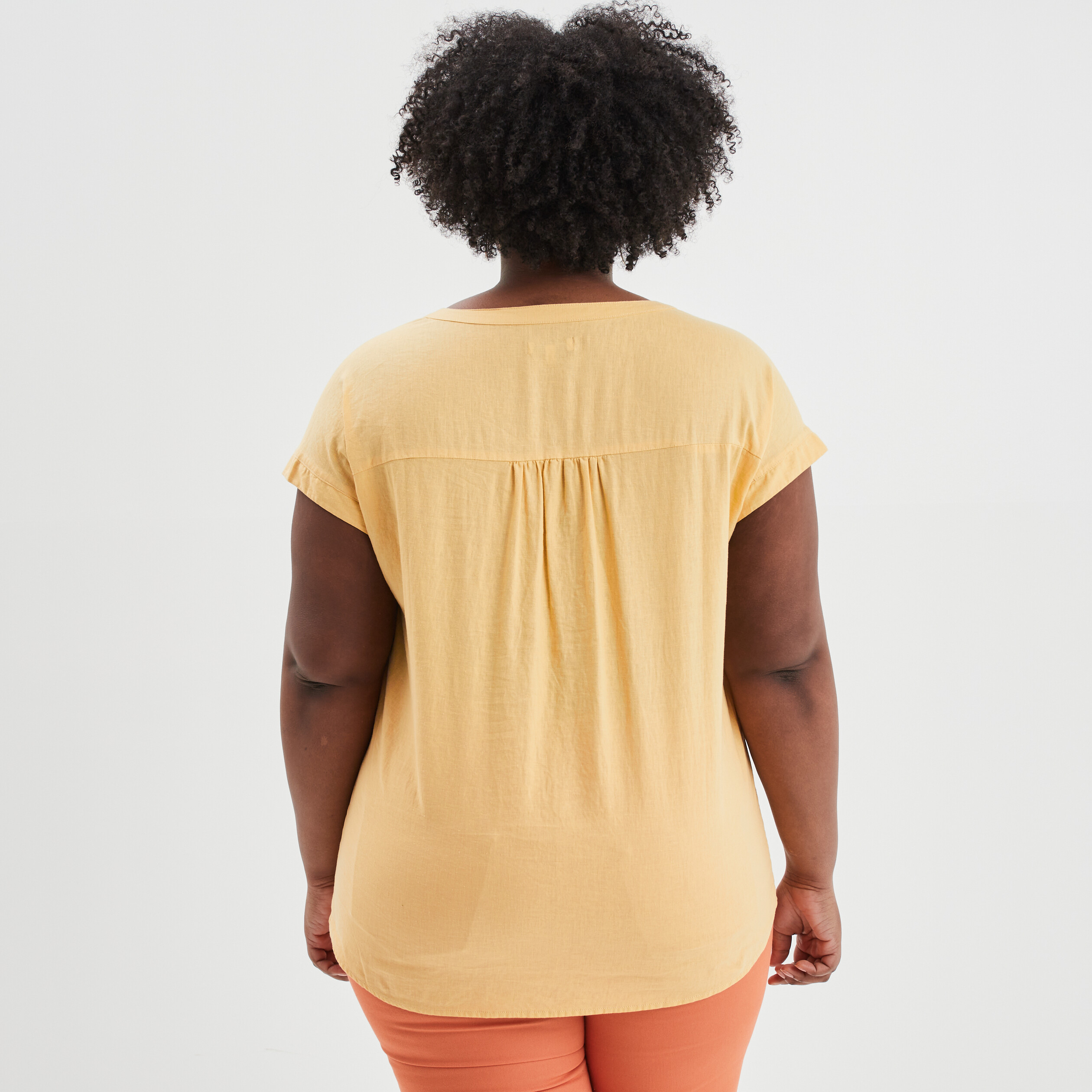 Blouse en lin manches courtes jaune clair femme grande taille | La Halle
