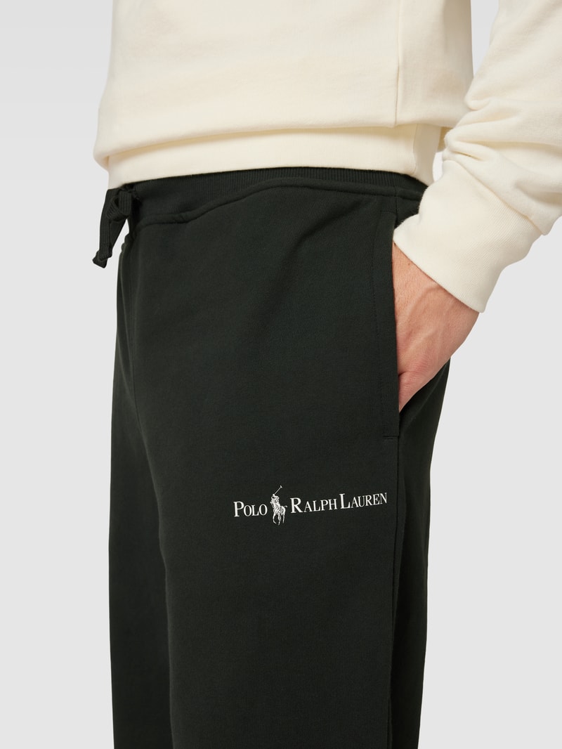 Sweatpants mit Label-Detail in schwarz